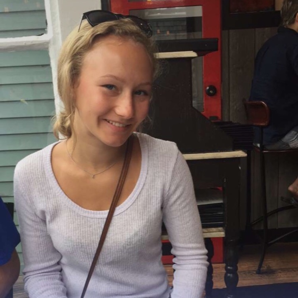 Meet your Posher, Laura